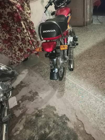 for contact Whatsapp 03046400059