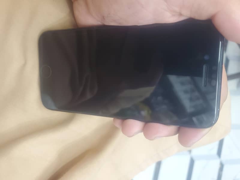 Apple iPhone 7 4