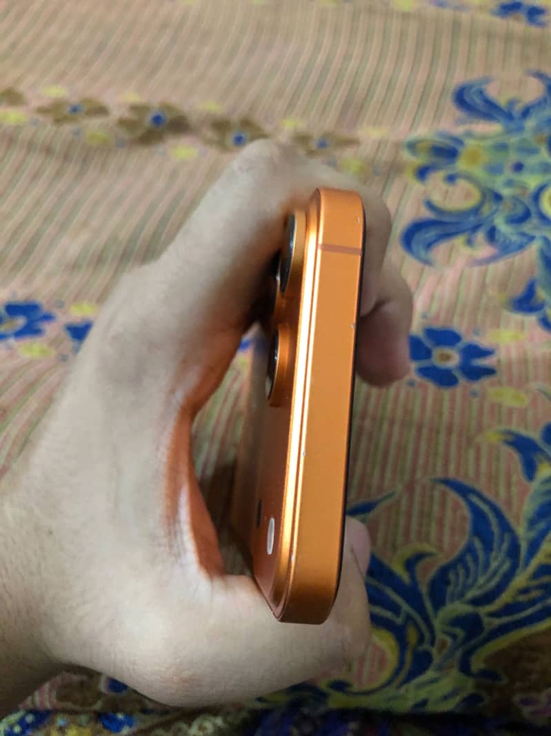 Apple iPhone XR 0