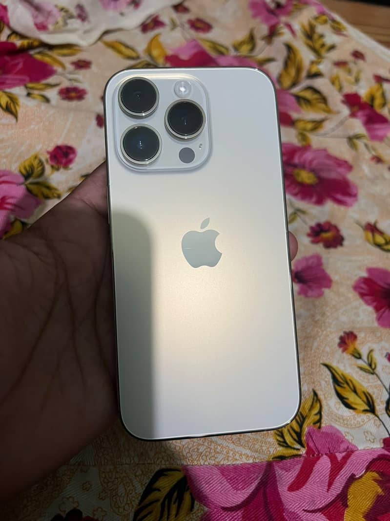 Apple iPhone 14 Pro 0