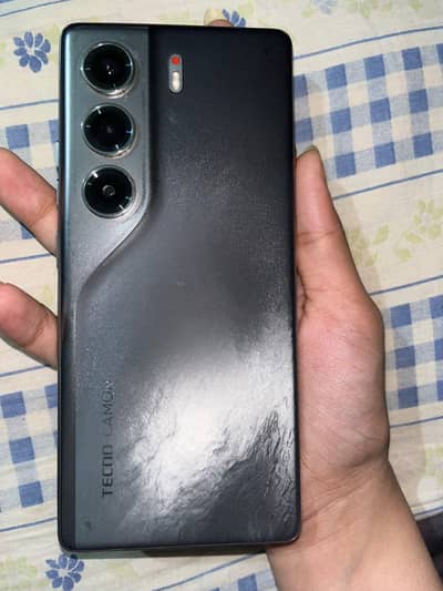 Tecno CAMON 40
