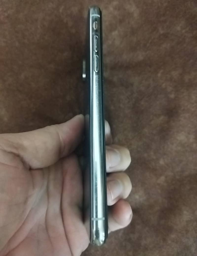 Apple iPhone X 4