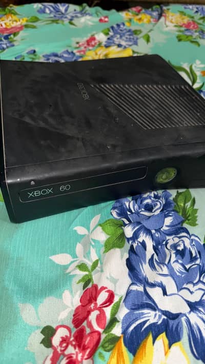 Xbox 360 S Console (1439) Matte Black – (controller not included)