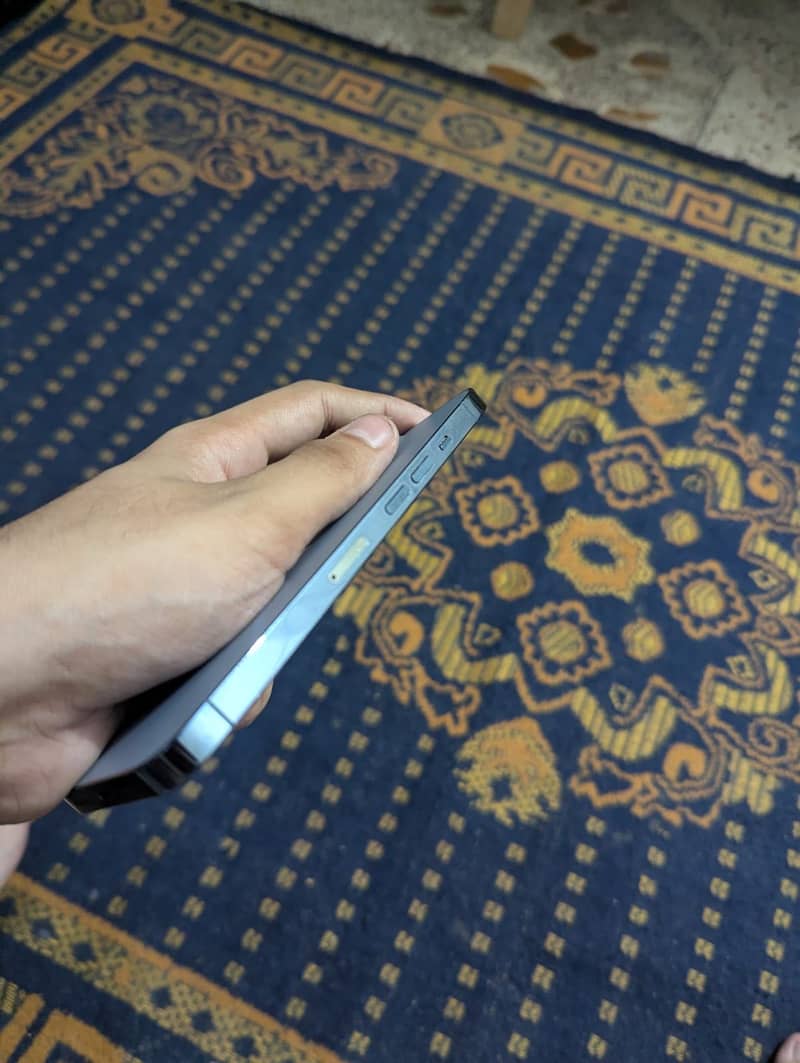 Apple iPhone 13 Pro 1