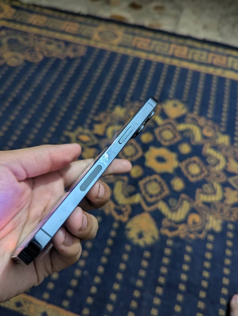 Apple iPhone 13 Pro 3
