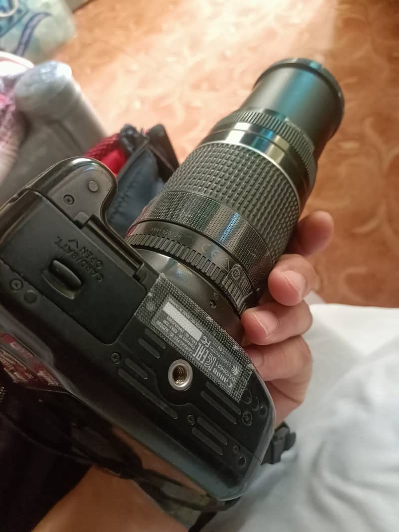 1300D Canon camera 8