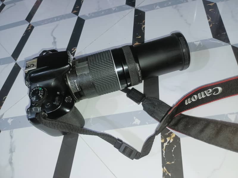 1300D Canon camera 12