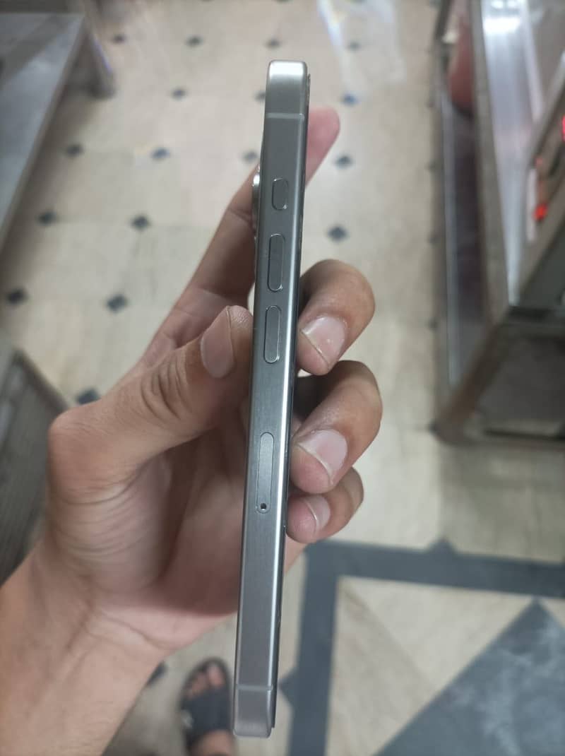 Apple iPhone 15 Pro 1