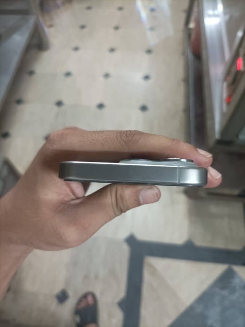 Apple iPhone 15 Pro 5