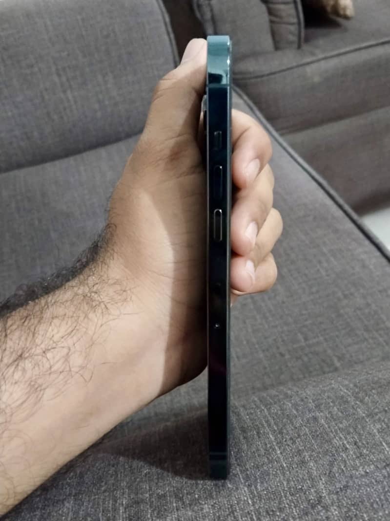 Apple iPhone 12 Pro Max 4