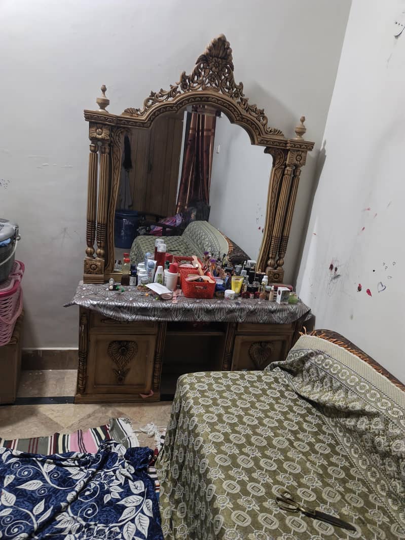 dressing table 0