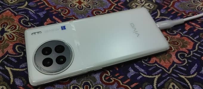 Vivo X90S