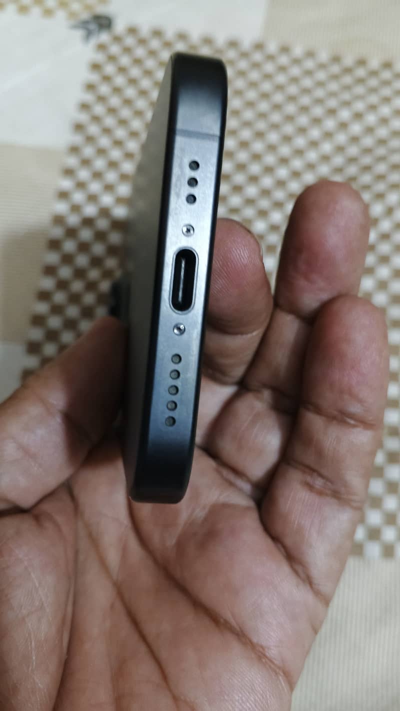 Apple iPhone 15 Pro 2