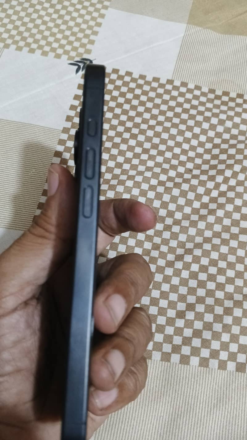Apple iPhone 15 Pro 8