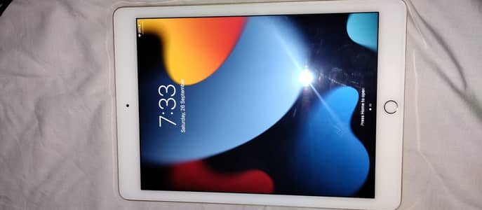 IPAD AIR 2 Mint Condition good battery life