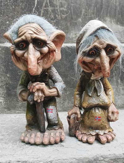 Imported Antique and Vintage Home Decorative Items { Whatsapp Only }