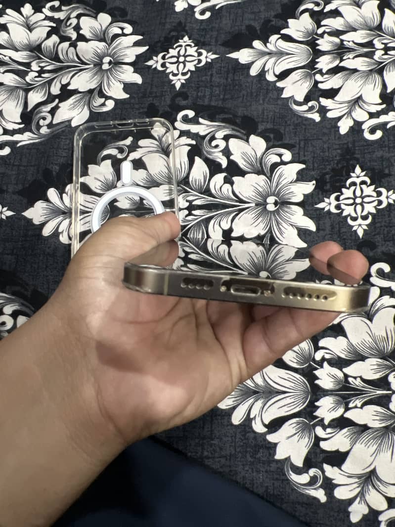 Apple iPhone 14 Pro Max 3