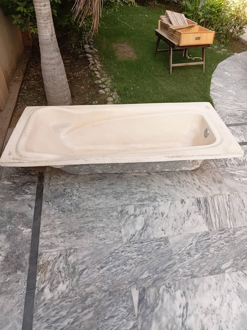 Bath tub 2