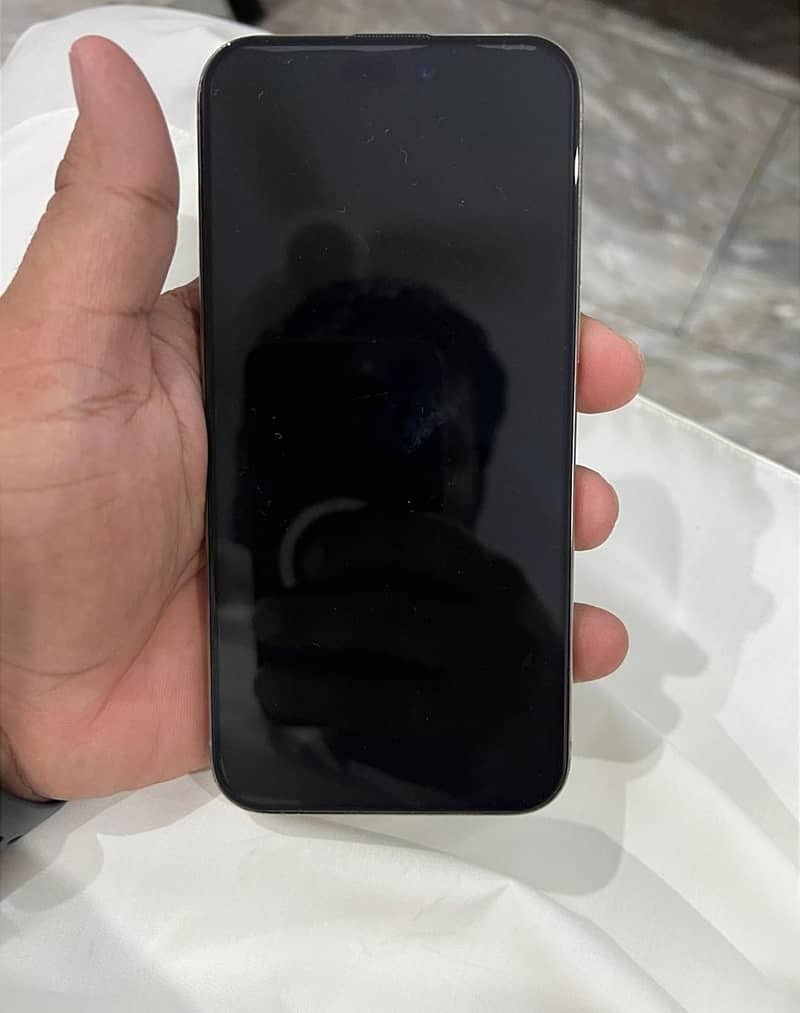 Apple iPhone 15 Pro Max 1