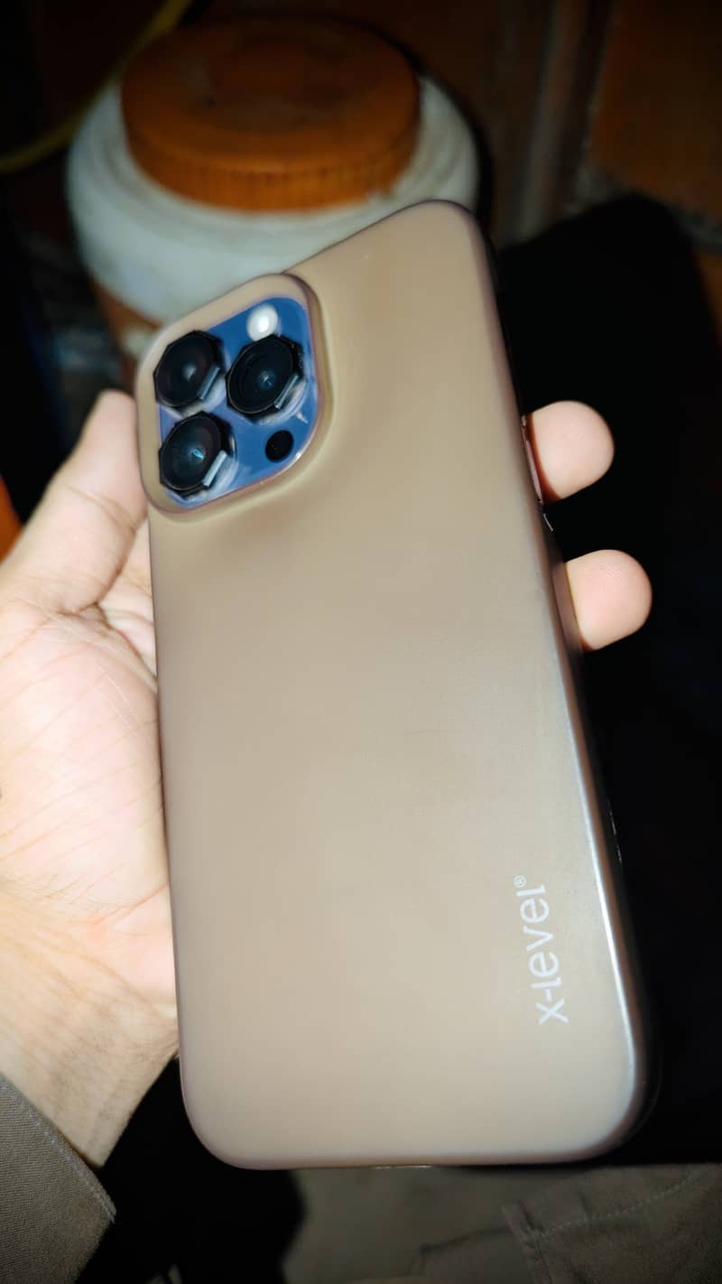 Apple iPhone 14 Pro Max 1