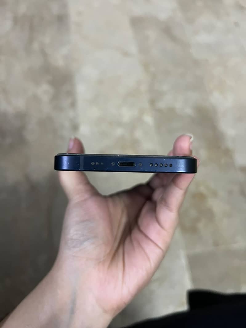 Apple iPhone 12 6