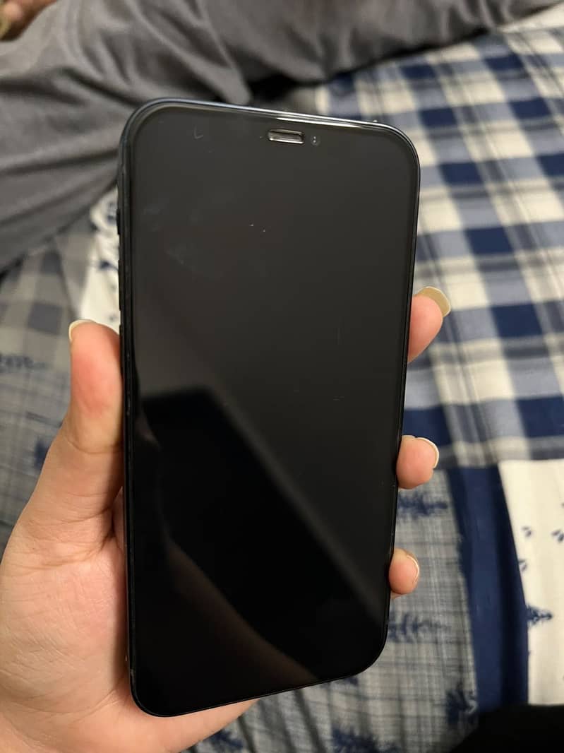 Apple iPhone 12 11