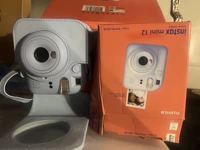 Box pack instax mini 12 woth cover and films
