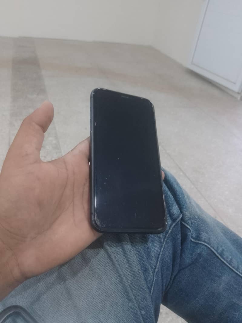 Apple iPhone 11 0