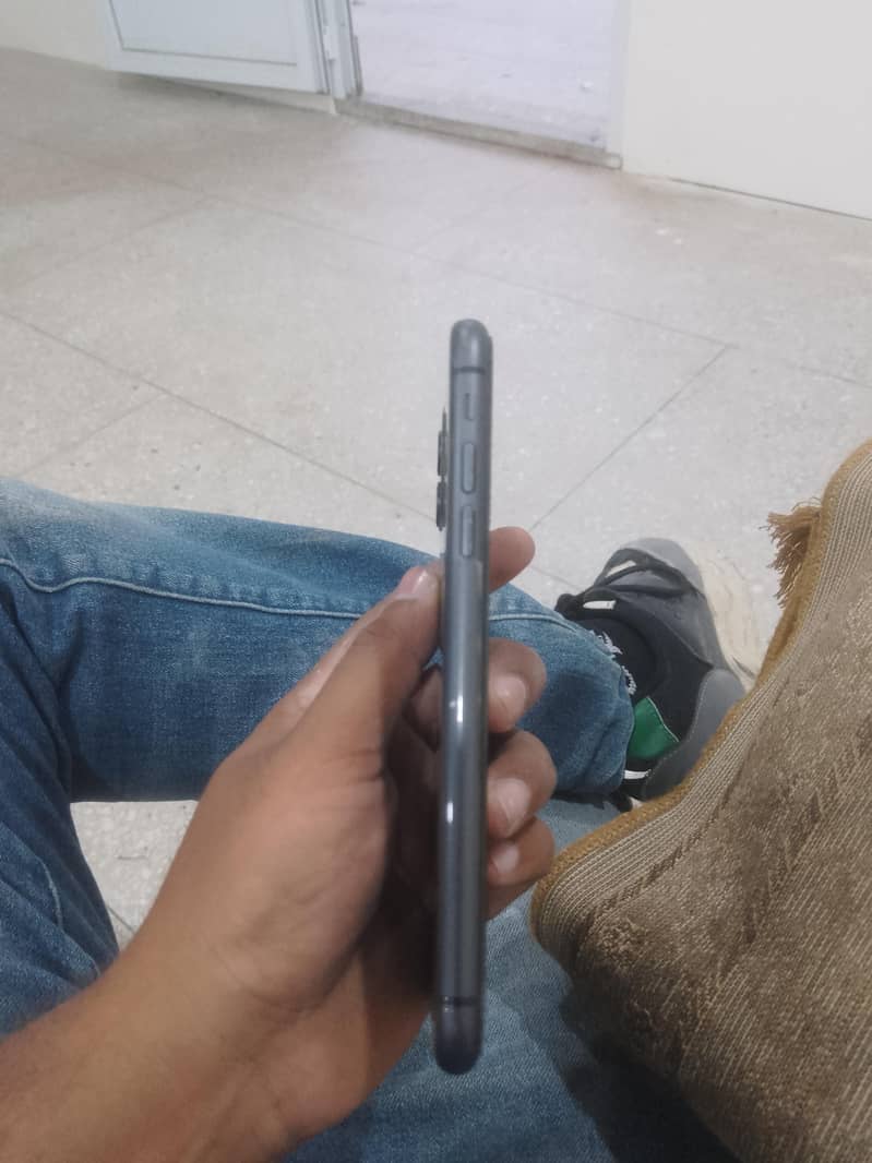 Apple iPhone 11 5