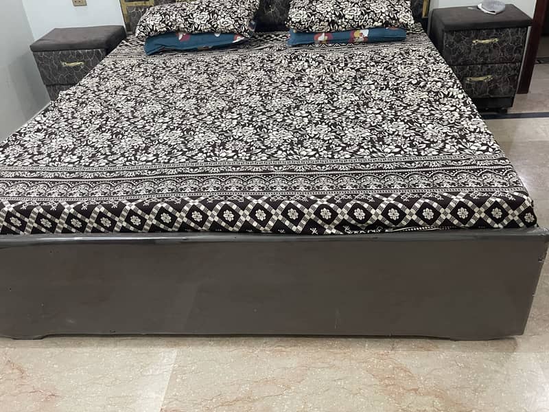 King size bed with side table 0