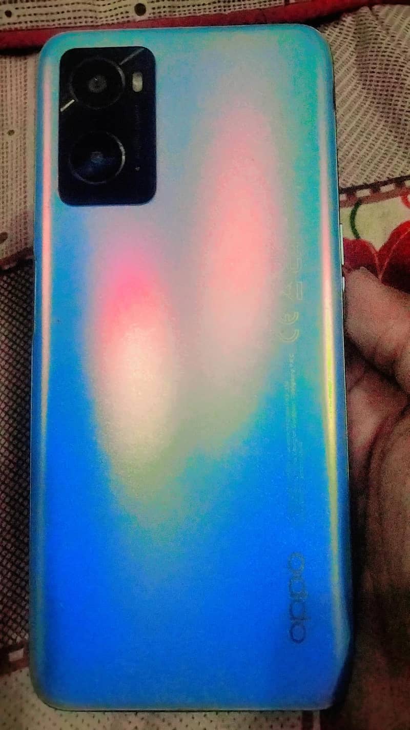 OPPO A76 1
