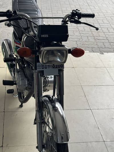 Honda 125 self start new condition