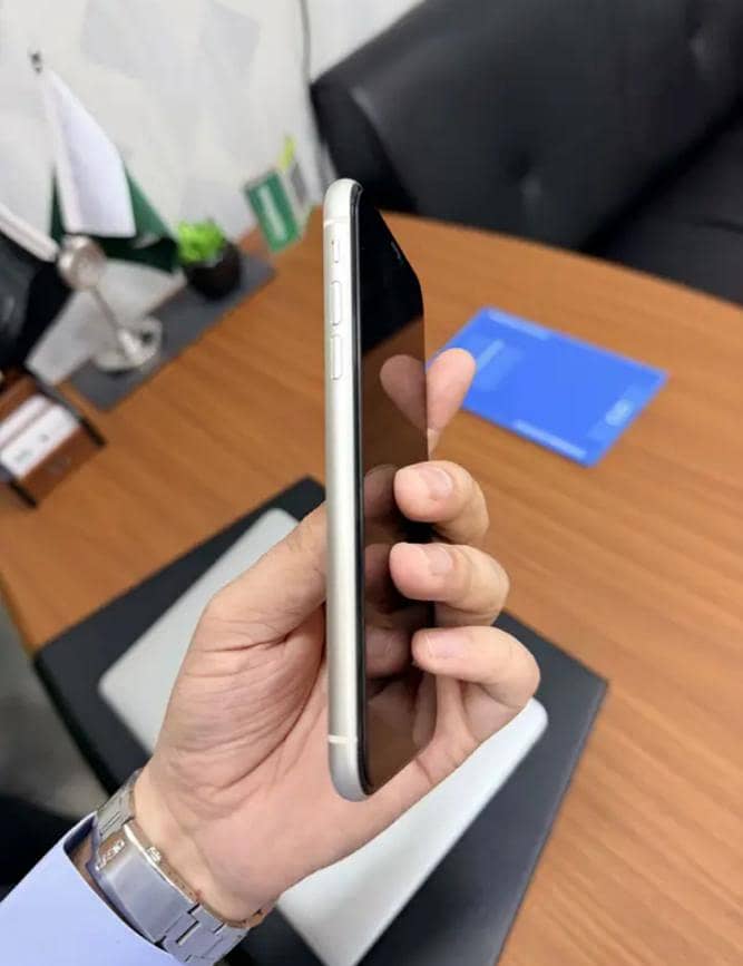 Apple iPhone 11 original 2