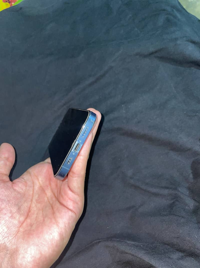 Apple iPhone 13 Pro 4