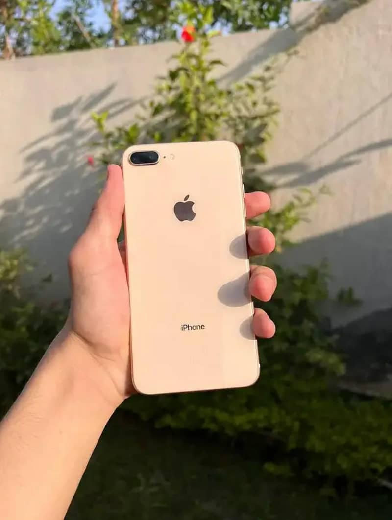 Apple iPhone 8 Plus 0