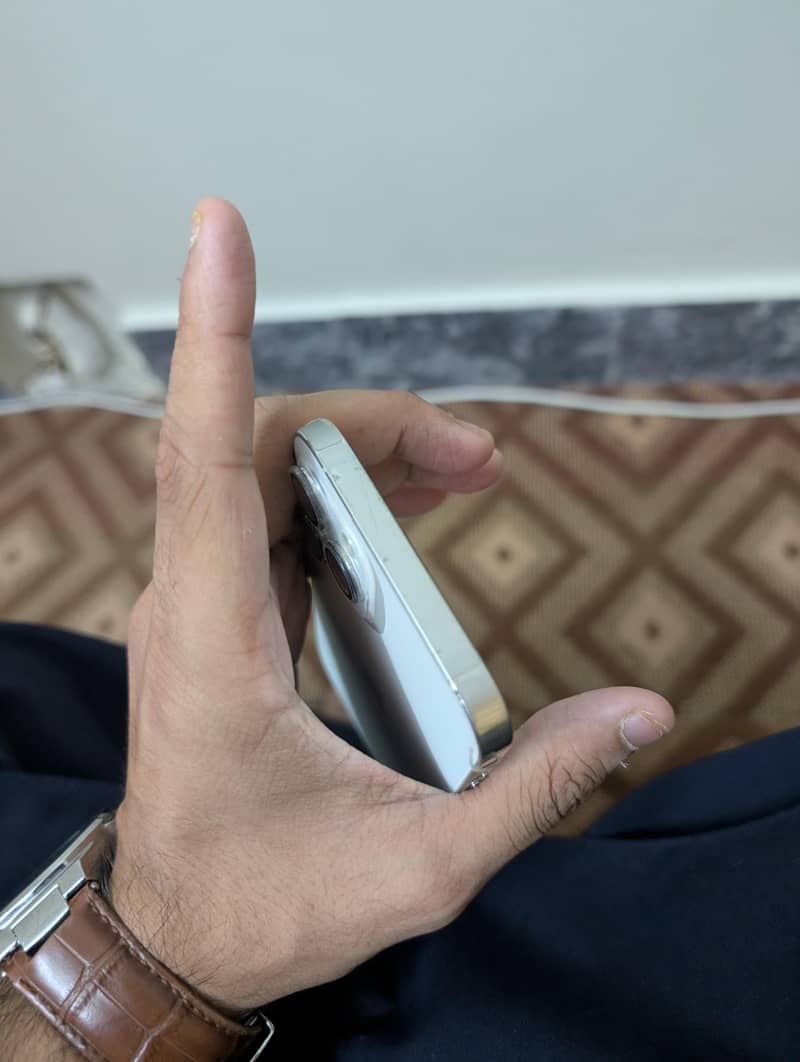 Apple iPhone 12 Pro Max 4