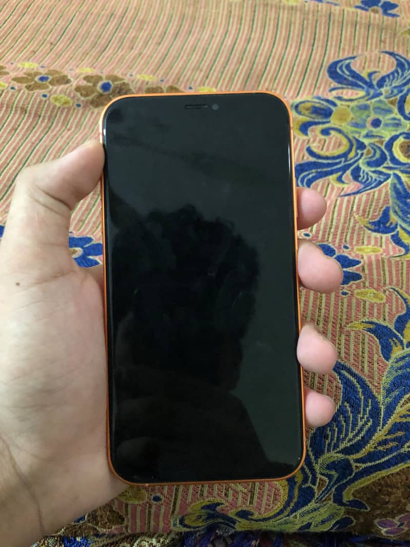 Apple iPhone XR 0