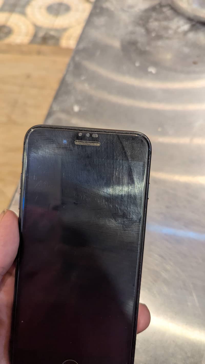 Apple iPhone 8 Plus 2