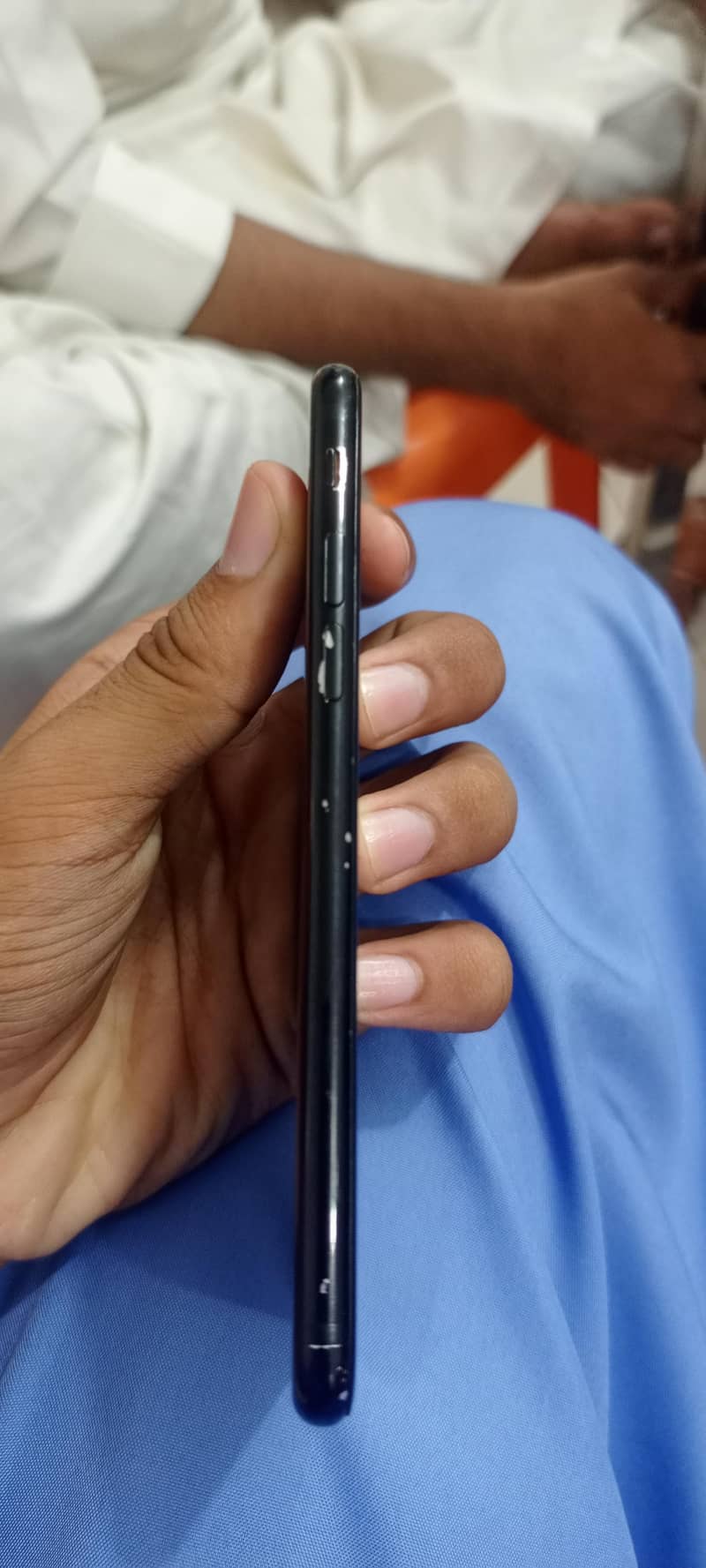 Apple iPhone 7 2