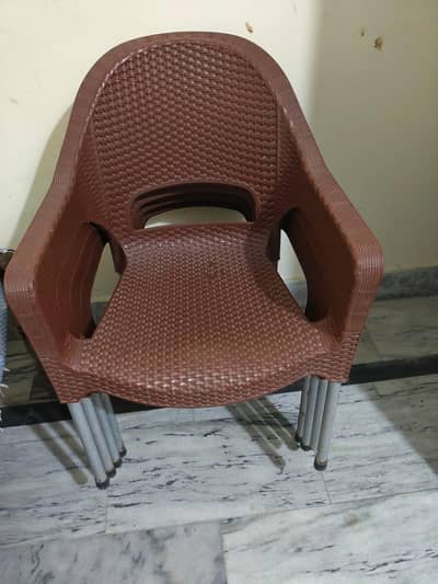 4 chair 1 table