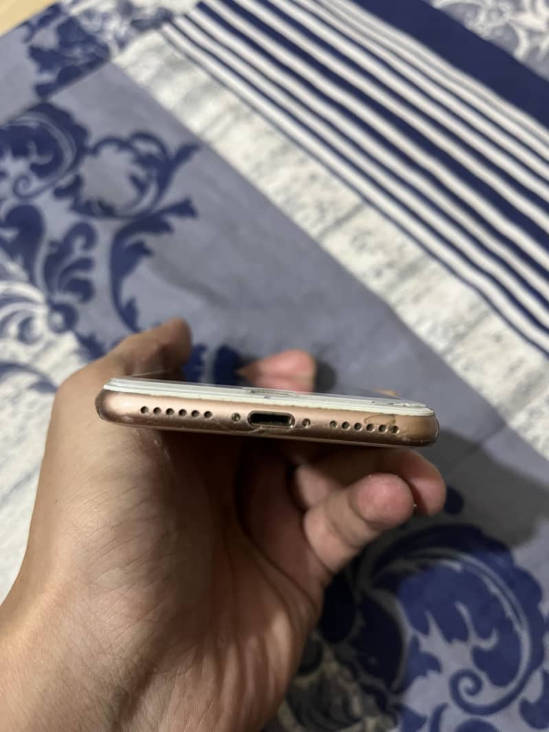 Apple iPhone 8 4