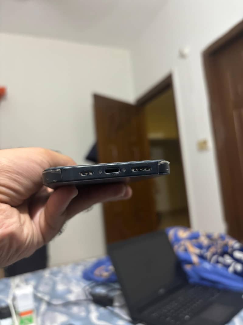 Apple iPhone 13 4