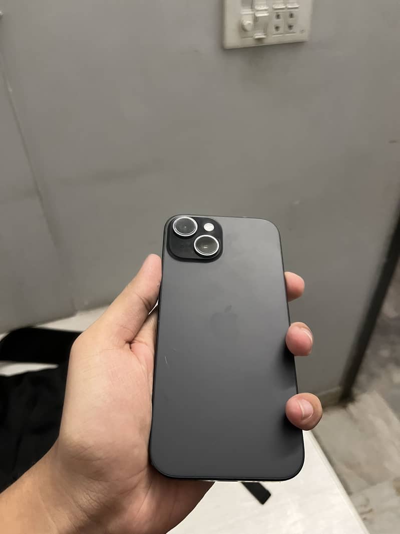Apple iPhone 15 2