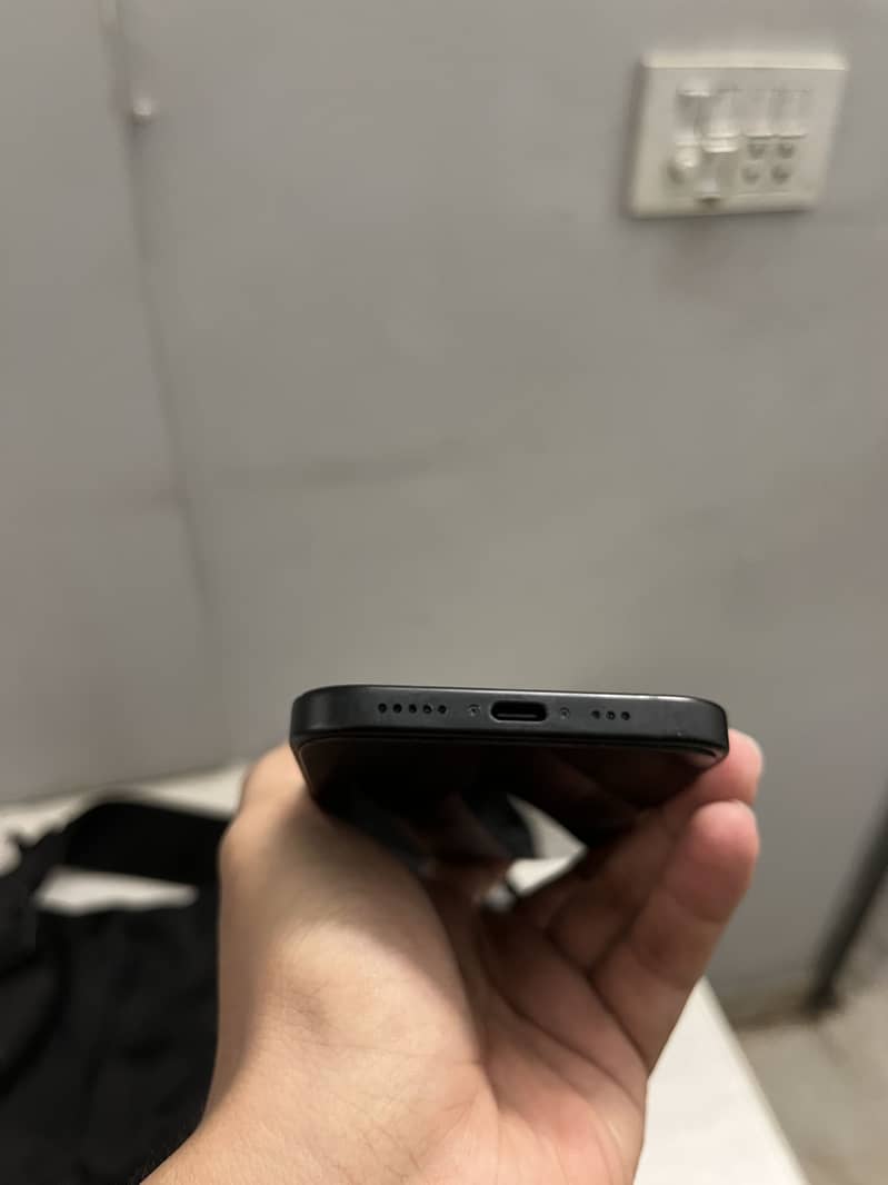 Apple iPhone 15 3