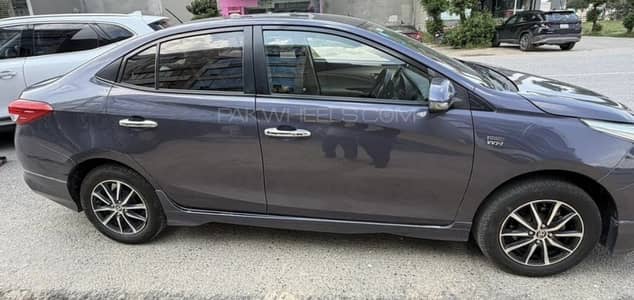 Side skirts for Toyota Yaris 20-26