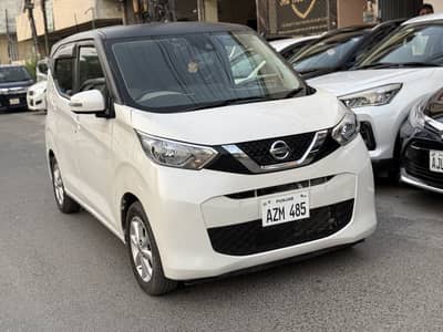Nissan Dayz 2020 / 24 pearl white