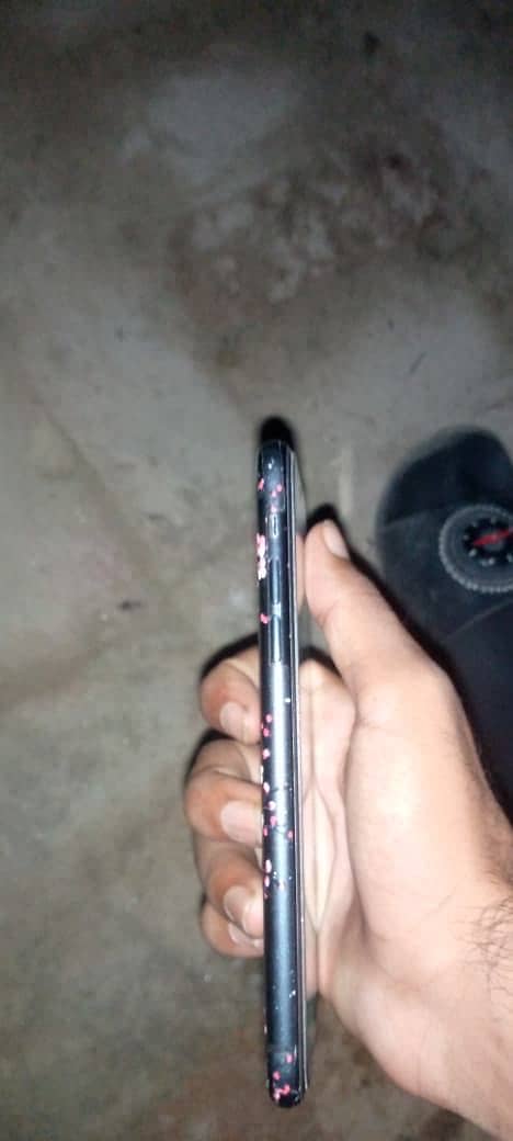 Apple iPhone XR   1