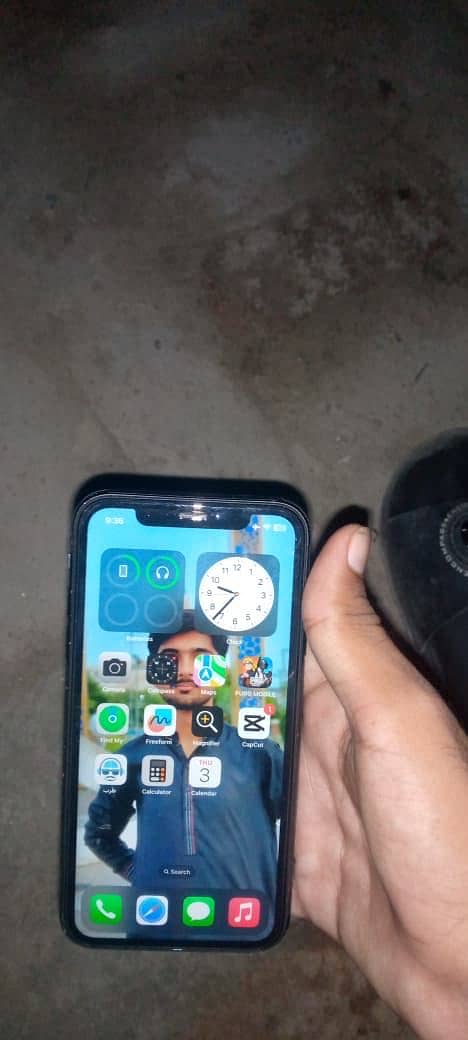 Apple iPhone XR   3