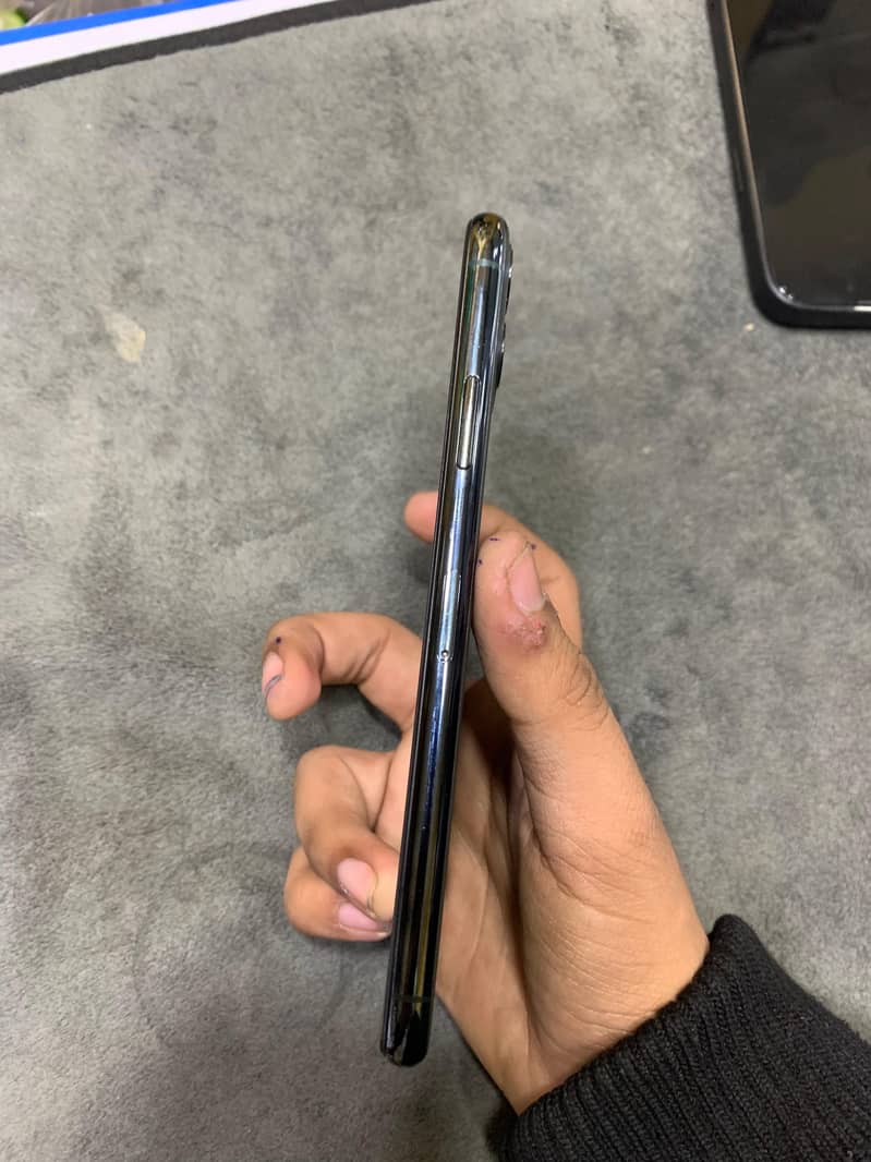 Apple iPhone 11 Pro Max 5