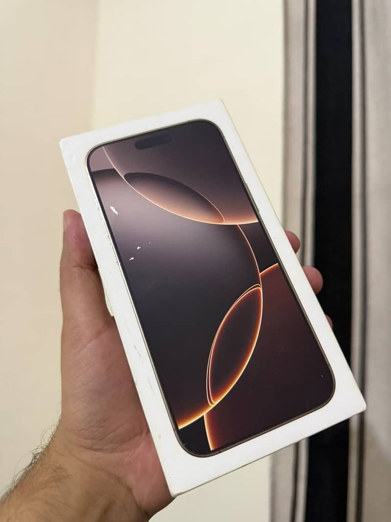 Apple iPhone 16 Pro Max 6